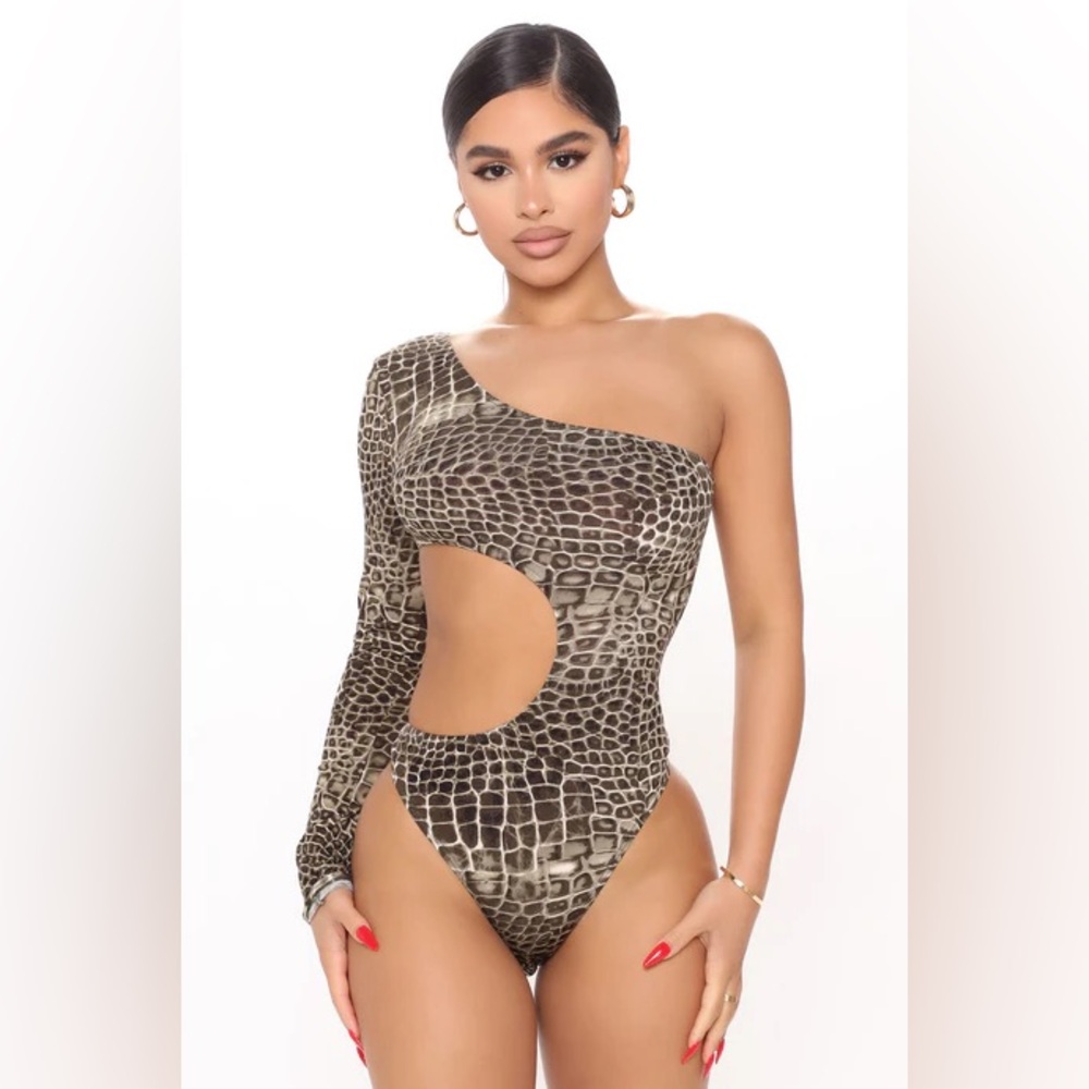 Fashion Nova One-Shoulder Bodysuit